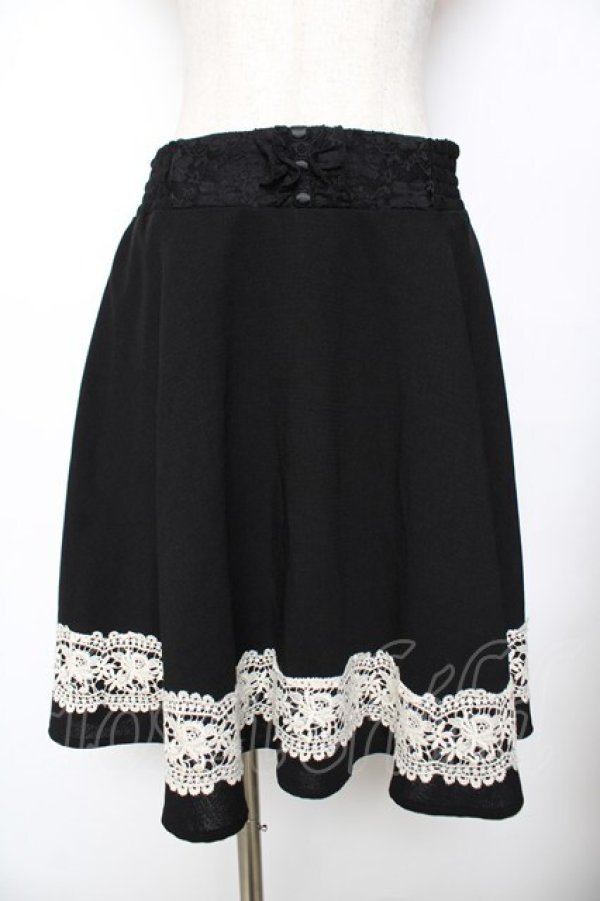 画像1: axes femme / スカラップレースフレアスカート  黒 Y-25-11-26-196-AX-SK-SZ-ZY (1)