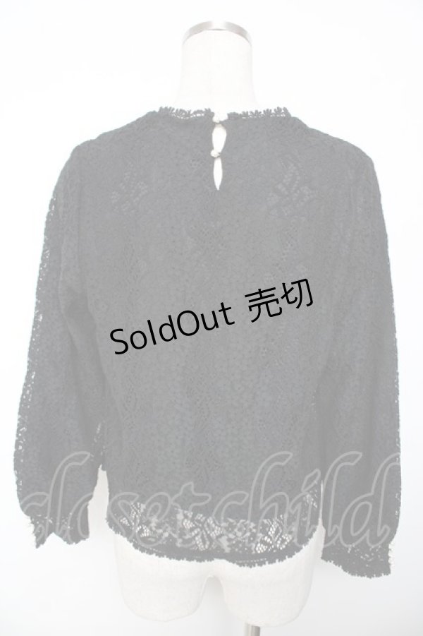 画像2: an another angelus / パール釦使い総レースブラウス  黒 Y-25-11-30-079-CA-BL-SZ-ZI (2)