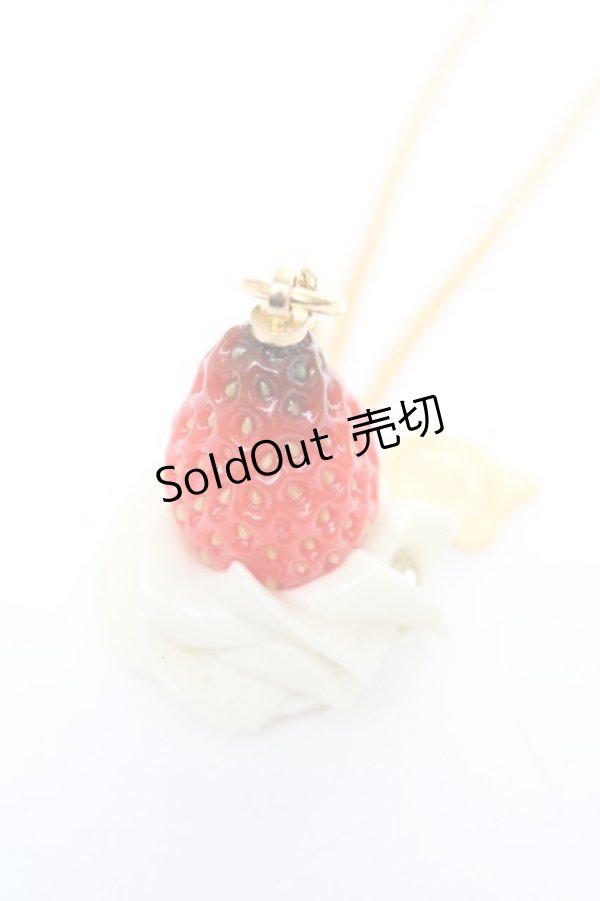 画像1: Q-pot. / Fresh Strawberry ネックレス   Y-25-12-04-001-QP-AC-SZ-ZY (1)