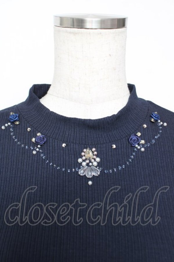 画像3: axes femme / バラネックレス風リブプルオーバー M 紺 Y-25-12-04-048-AX-TO-SZ-ZY (3)