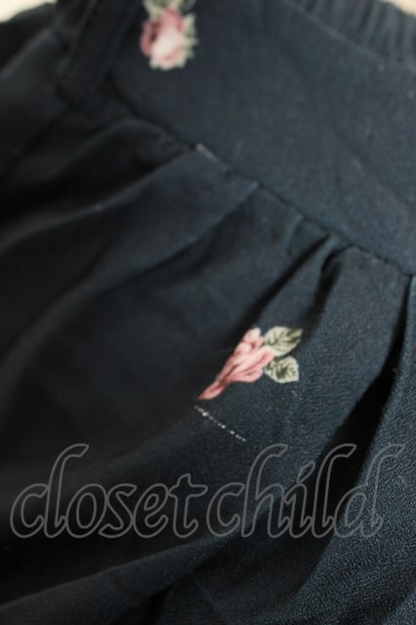 画像3: axes femme / パネル花柄フレアスカート M 紺 Y-25-12-04-148-AX-SK-SZ-ZY (3)