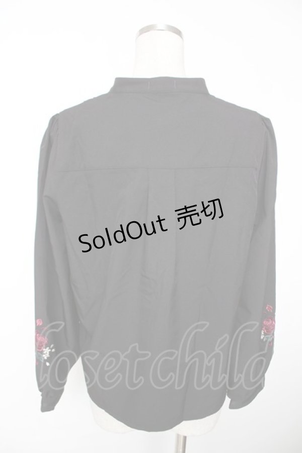 画像2: axes femme / 袖刺繍×ヨークレースブラウス F 黒 Y-25-12-05-064-AX-BL-SZ-ZS (2)