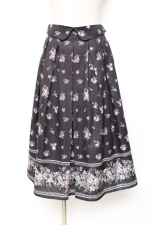 画像: axes femme / すみれ柄サス付スカート M 黒 Y-25-12-05-152-AX-SK-SZ-ZY