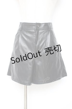 画像: Fickle Bebe / フェイクレザーショートパンツ  黒 Y-25-12-05-166-0-PA-SZ-ZY