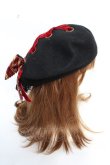 画像4: ATELIER PIERROT / ハリー・ポッターリボンブローチ付きレースアップベレー帽  グリフィンドール Y-25-12-05-032-EL-ZA-SZ-ZY (4)