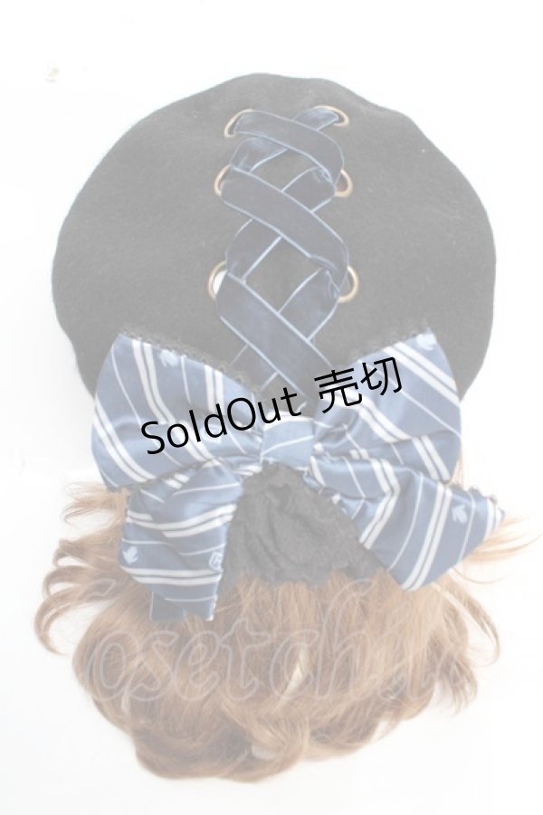 画像1: ATELIER PIERROT / ハリー・ポッターリボンブローチ付きレースアップベレー帽  レイブンクロー（ブルー） Y-25-12-05-034-EL-ZA-KB-ZY (1)