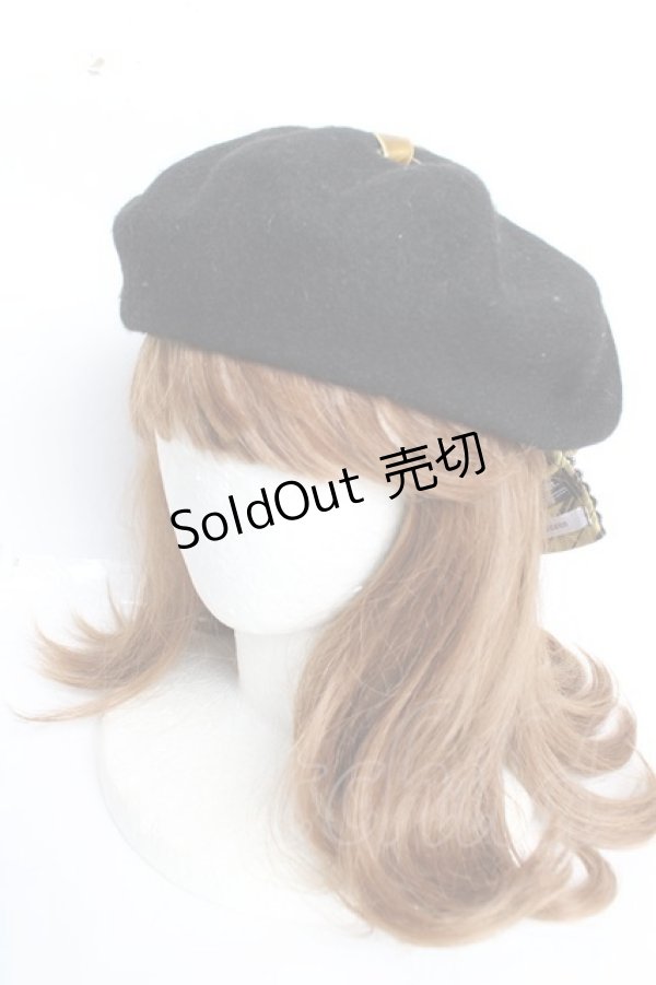 画像2: ATELIER PIERROT / ハリー・ポッター リボンブローチ付きレースアップベレー帽  ハッフルパフ（イエロー） Y-25-12-05-035-EL-AC-KB-ZY (2)