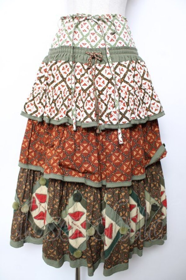 画像1: WONDERFUL WORLD / モチーフ付きパッチワークティアードスカート  グリーン系 Y-25-12-08-094-LO-SK-SZ-ZY (1)