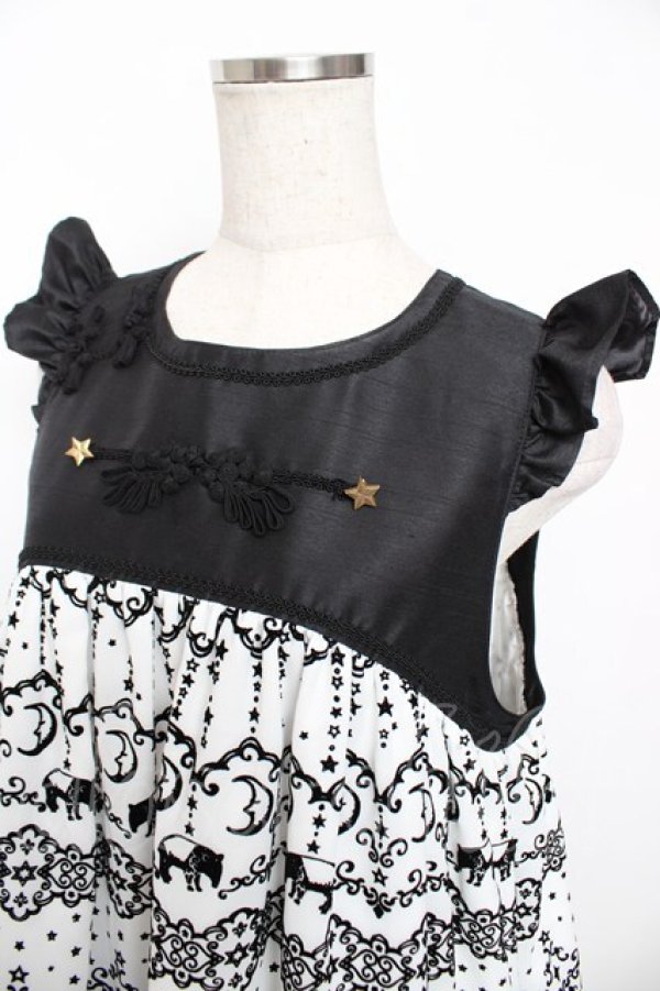 画像3: ALICE and the PIRATES / 夢喰いバクの空中散歩ジャンパースカート  オフ白×黒 Y-25-12-08-129-PA-OP-SZ-ZY (3)