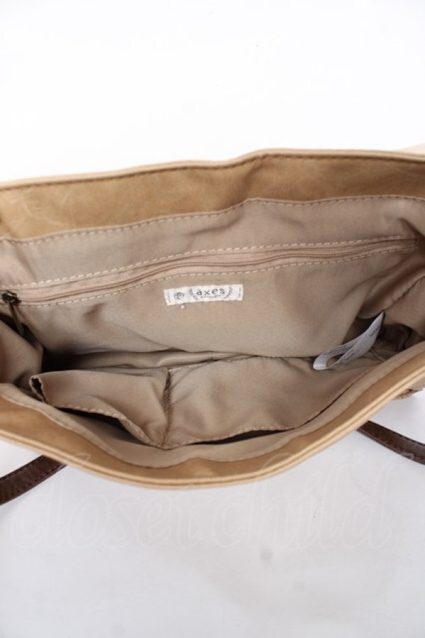 画像4: axes femme / 型押し2WAYバッグ  ベージュ Y-25-12-10-019-AX-BG-SZ-ZY (4)