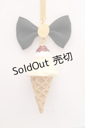 画像: Q-pot. / チェリーホイップアイスネックレス  バニラ Y-25-12-10-003-QP-AC-SZ-ZY