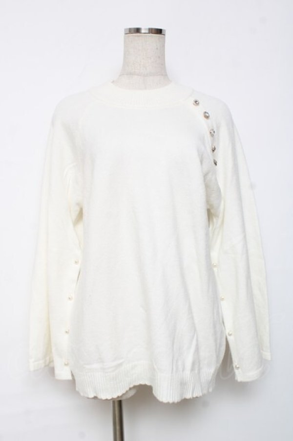 画像1: axes femme / アソート釦付スリット袖ニット F 白 Y-25-12-11-026-AX-TO-SZ-ZY (1)