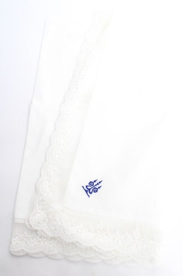 画像2: Moi-meme-Moitie / タイニーローズレース燭台刺繍スカーフ  白レース×青刺繍 Y-25-12-12-047-MO-ZA-SZ-ZY (2)