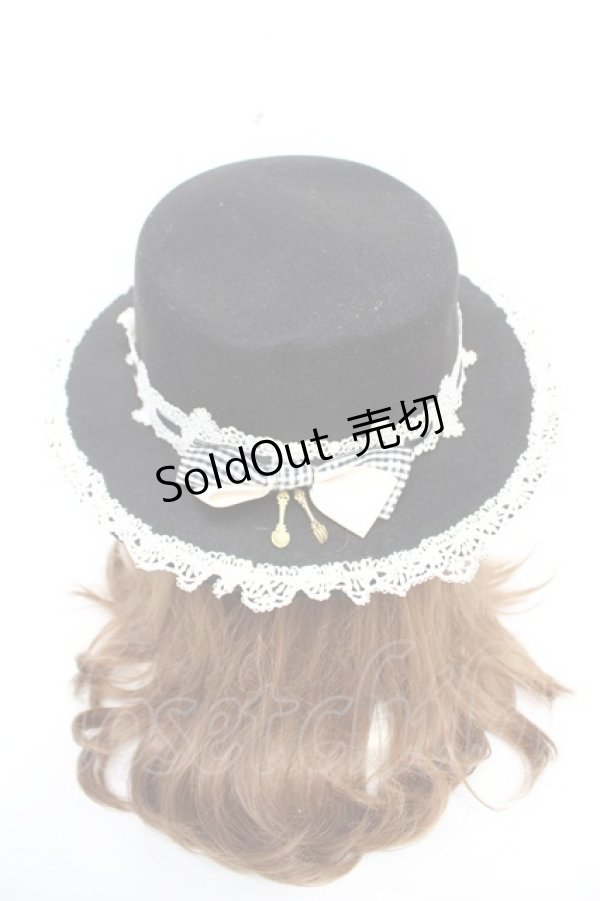 画像1: To Alice / チャーム付きフェルトハット  黒 Y-25-12-13-004-LO-AC-SZ-ZY (1)