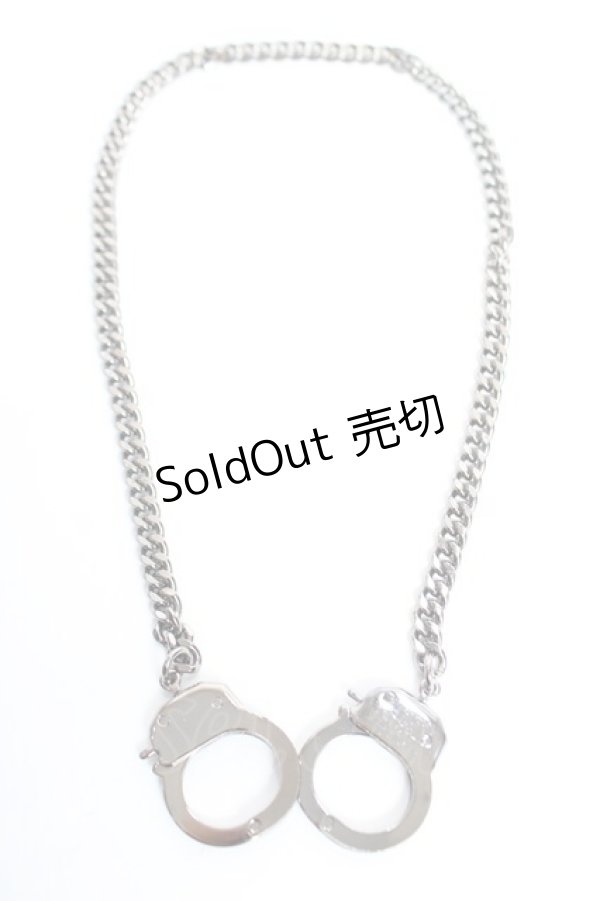 画像2: BPN / 手錠モチーフネックレス  ブラック Y-25-12-17-001-GO-AC-SZ-ZY (2)