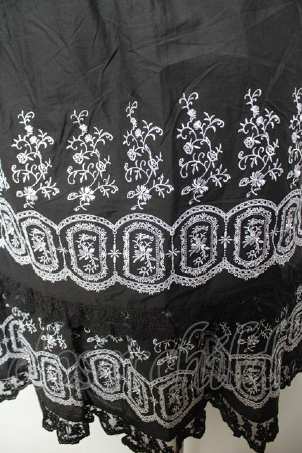 画像3: axes femme / 段々刺繍2ｗAYロングスカート M 黒 Y-25-12-17-096-AX-SK-SZ-ZY (3)