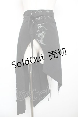 画像: Ozz Croce / プリント入りオーバースカート  黒 Y-25-12-17-120-OO-SK-SZ-ZY