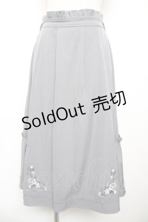 画像: axes femme / 花刺繍入り切替フレアスカート M グレー Y-25-12-17-140-AX-SK-SZ-ZS