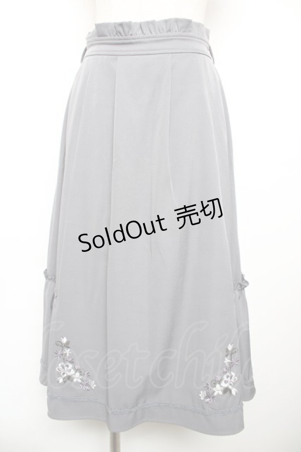 画像1: axes femme / 花刺繍入り切替フレアスカート M グレー Y-25-12-17-140-AX-SK-SZ-ZS (1)
