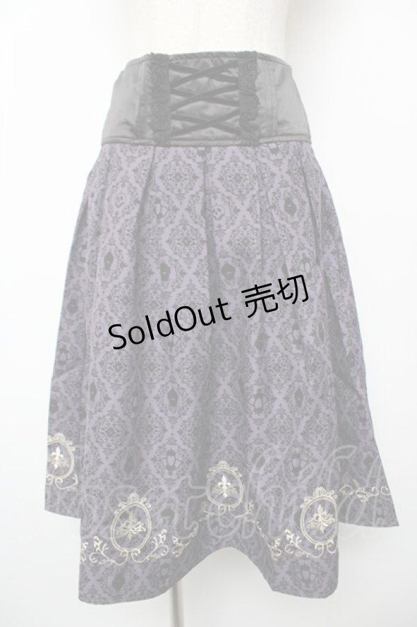 画像1: axes femme / Disneyダークオーナメント柄スカート M パープル Y-25-12-19-089-AX-SK-SZ-ZY (1)