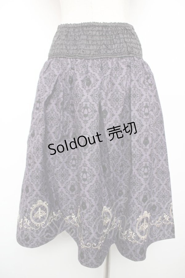 画像2: axes femme / Disneyダークオーナメント柄スカート M パープル Y-25-12-19-089-AX-SK-SZ-ZY (2)