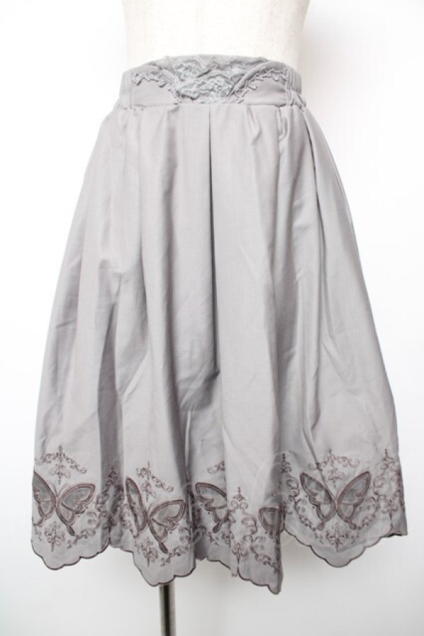 画像1: axes femme POETIQUE / 蝶柄透かし刺繍スカート M グレー Y-25-12-19-090-AX-SK-SZ-ZY (1)