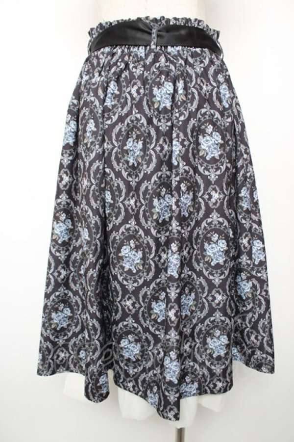 画像2: axes femme / オーナメント柄裾フリルスカート F 黒 Y-25-12-19-095-AX-BL-SZ-ZY (2)