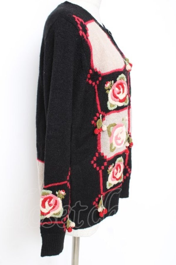 画像2: PINK HOUSE / ローズモチーフパッチワーク風カーディガン F 黒 Y-25-12-20-052-LO-TO-SZ-ZY (2)