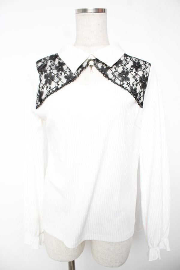 画像1: axes femme / ローズチャーム付トップス F 白 Y-25-12-22-067-AX-TO-SZ-ZY (1)