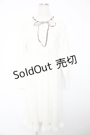 画像: axes femme / フリルニットワンピース F 白 Y-25-12-22-134-AX-OP-SZ-ZS