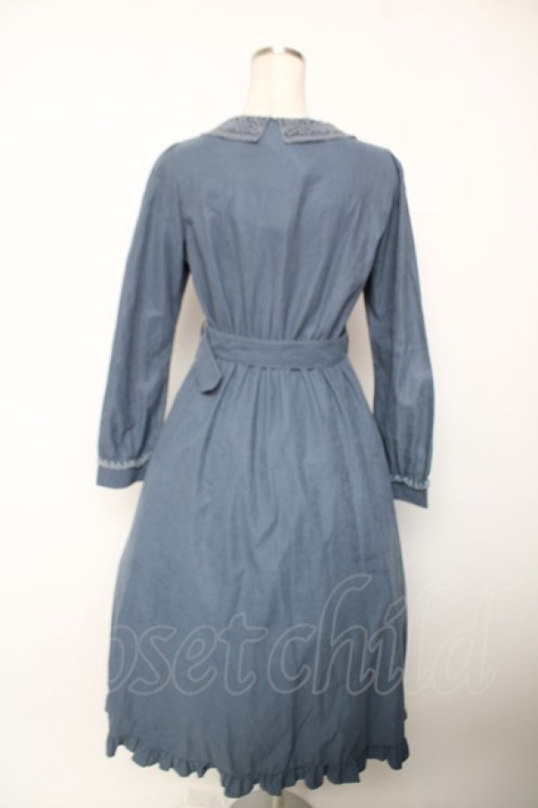 画像2: axes femme / レース襟ロングワンピース  ブルー Y-25-12-22-147-AX-OP-SZ-ZY (2)