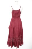 画像2: axes femme / ビット付フリルキャミワンピース F ワイン Y-25-12-23-114-AX-OP-SZ-ZY (2)