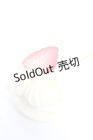 画像: Q-pot. / ホイップ&ストロベリーマカロン ネックレス  クリーム Y-25-12-23-003-QP-AC-SZ-ZY