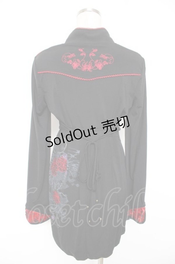 画像2: Ozz oneste / 刺繍入りチャイナワンピース  黒×赤 Y-25-12-25-110-OO-OP-SZ-ZY (2)