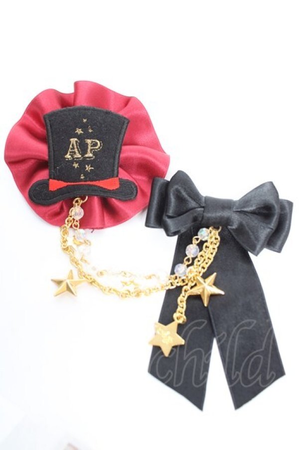 画像1: Angelic Pretty / Fantasy TheaterHatブローチ  レッド Y-25-12-25-045-AP-AC-SZ-ZY (1)
