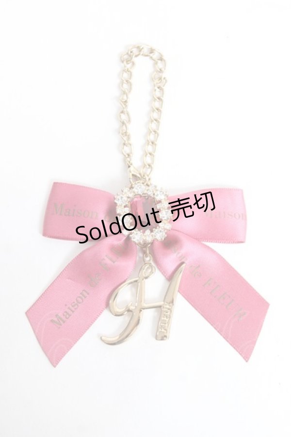 画像1: Maison de FLEUR / イニシャルリボンビジューチャーム  ダークピンク Y-25-12-27-003-LO-ZA-SZ-ZY (1)