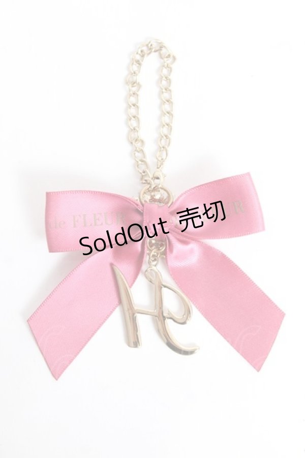 画像2: Maison de FLEUR / イニシャルリボンビジューチャーム  ダークピンク Y-25-12-27-003-LO-ZA-SZ-ZY (2)