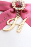 画像3: Maison de FLEUR / イニシャルリボンビジューチャーム  ダークピンク Y-25-12-27-003-LO-ZA-SZ-ZY (3)