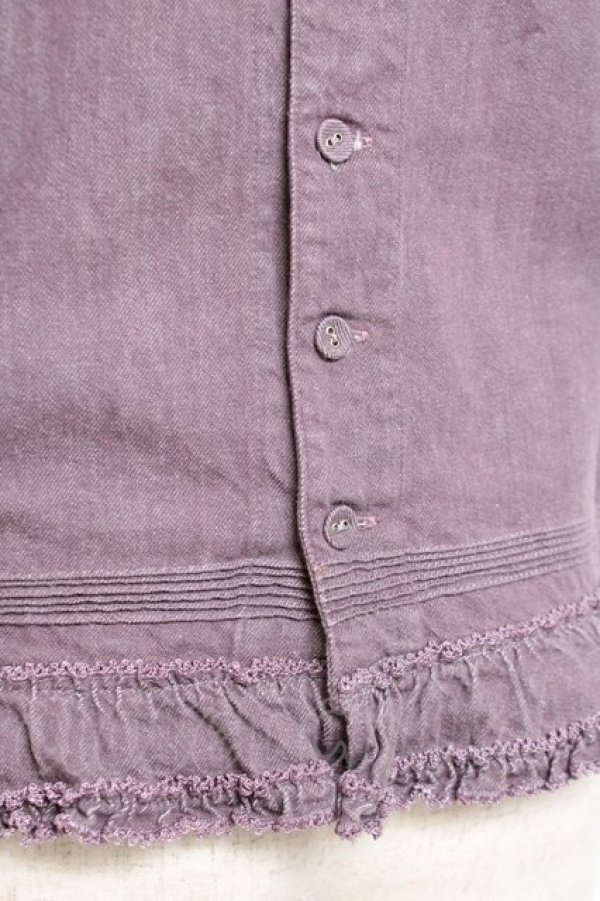 画像3: WONDERFUL WORLD / フリルデニムノースリーブブラウス F ラベンダー Y-25-12-27-042-LO-BL-SZ-ZY (3)