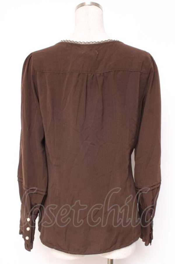 画像2: axes femme / シャボ付きラッフルブラウス M 茶 Y-25-12-27-050-AX-BL-SZ-ZY (2)