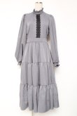 画像1: m petit by misako / AM*レースティアードワンピース  グレー Y-25-12-27-071-LO-OP-SZ-ZY (1)