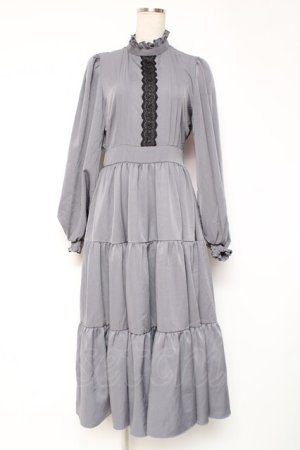 画像: m petit by misako / AM*レースティアードワンピース  グレー Y-25-12-27-071-LO-OP-SZ-ZY