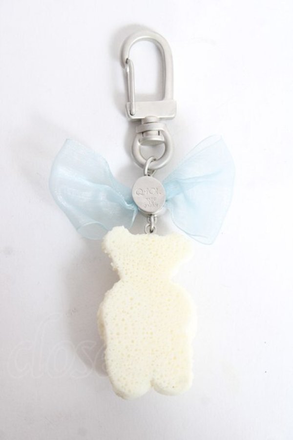 画像2: Q-pot. / ポーラーベアのホワイトチョコレートクッキーバッグチャーム  ホワイト Y-25-12-27-002-QP-AC-SZ-ZY (2)