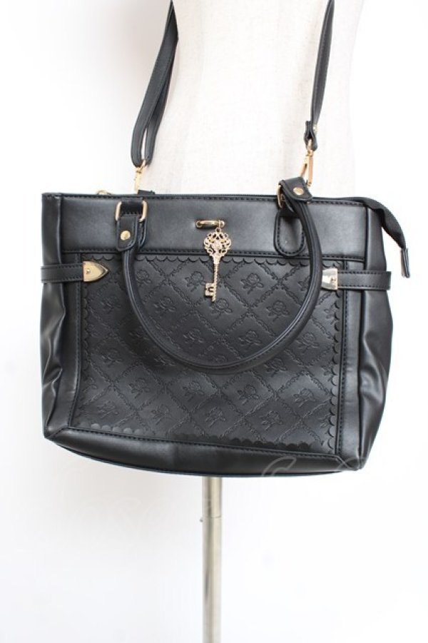 画像2: axes femme / 鍵付き薔薇デザインバッグ  黒 Y-25-12-27-021-AX-BG-SZ-ZY (2)