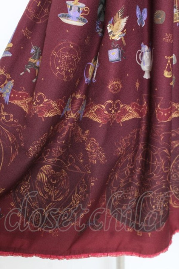 画像6: ALICE and the PIRATES / 魔女と悪魔の西洋菓子店〜ソロモンの小さな鍵と秘密のレシピ〜柄ジャンパースカートII  ワイン Y-26-01-05-102-PA-OP-SZ-ZY (6)