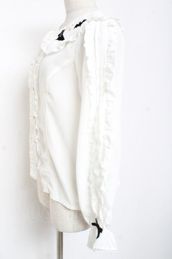 画像2: axes femme kawaii / ハロウィンナイト刺繍ブラウス M 白 Y-26-01-09-030-AX-BL-SZ-ZY (2)