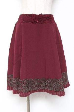 画像: axes femme / スカラップレースフレアスカート  ワイン Y-26-01-09-126-AX-SK-SZ-ZY