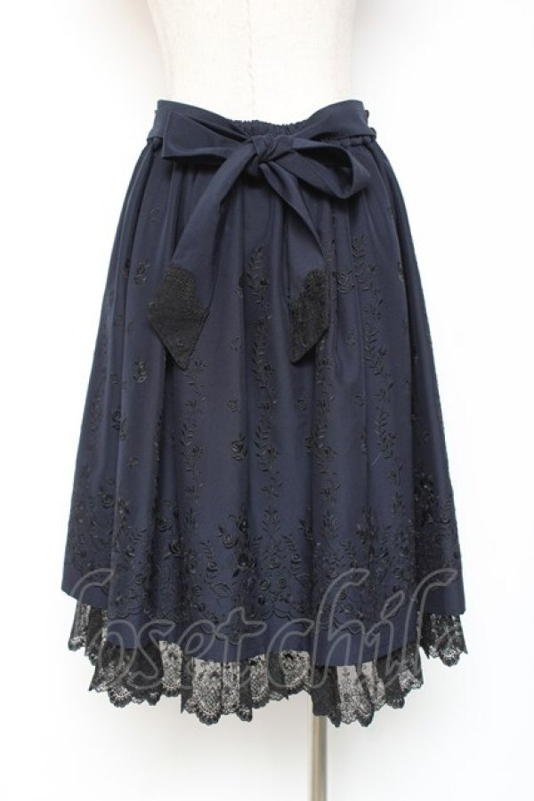 画像3: axes femme / リボン付パネル刺繍スカート M 紺 Y-26-01-09-135-AX-SK-SZ-ZY (3)