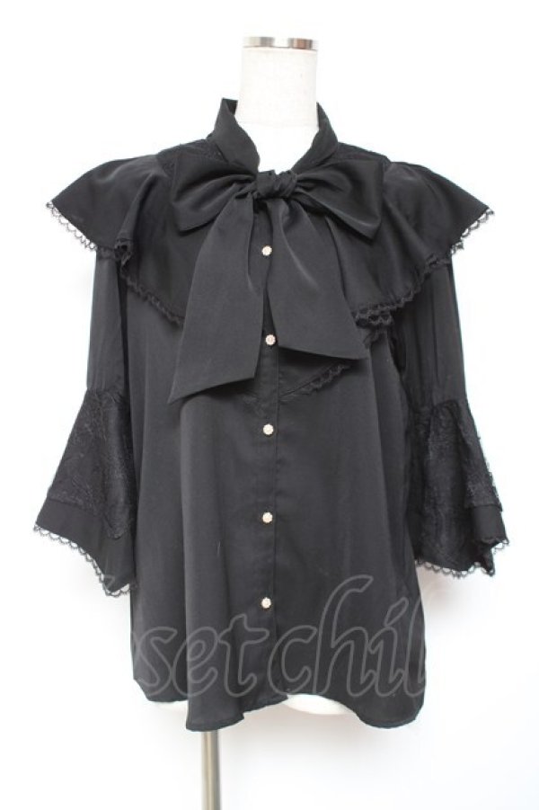 画像1: axes femme / タイ付姫袖風フリルブラウス F 黒 Y-26-01-09-027-AX-BL-SZ-ZY (1)