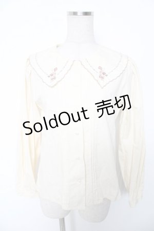 画像: F i.n.t / 単色ローズブーケ刺繍ブラウス F アイボリー Y-26-01-16-097-CA-BL-SZ-ZY